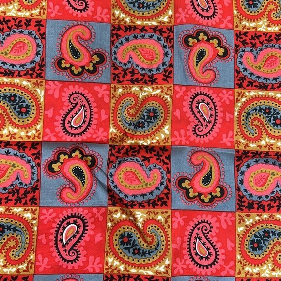 Vibrant silk Paisley Red Scarf - Picture 4 of 7